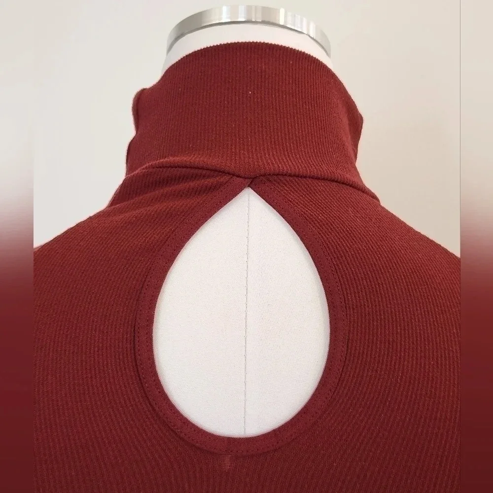 NWOT || FREE PEOPLE INTIMATELY || red, body suit, size S, long sleeves, mockneck